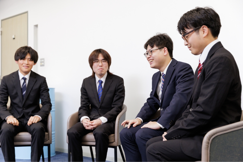 新卒社員の対談